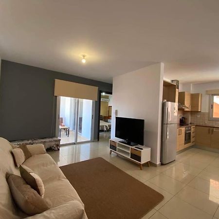 Andris Apartment Paralímni Kültér fotó