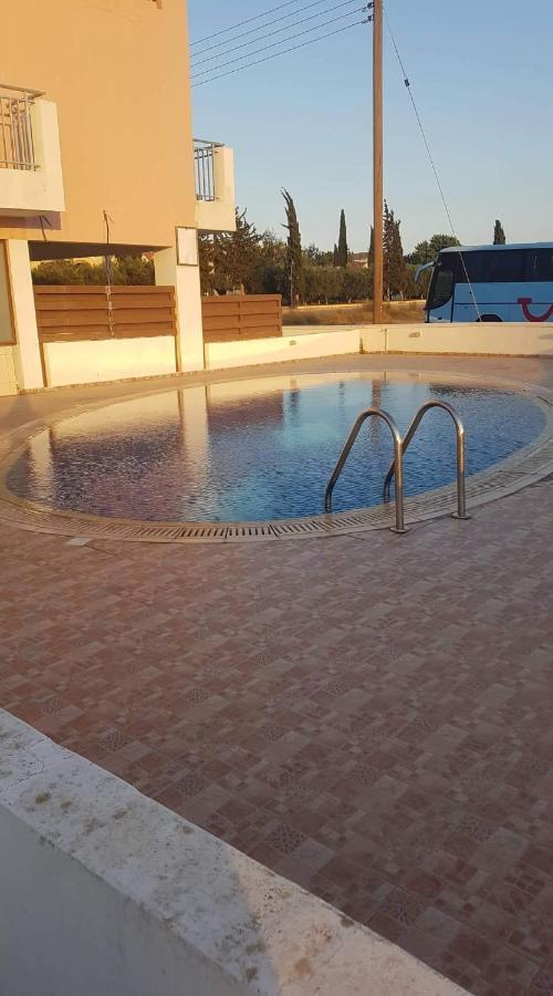 Andris Apartment Paralímni Kültér fotó