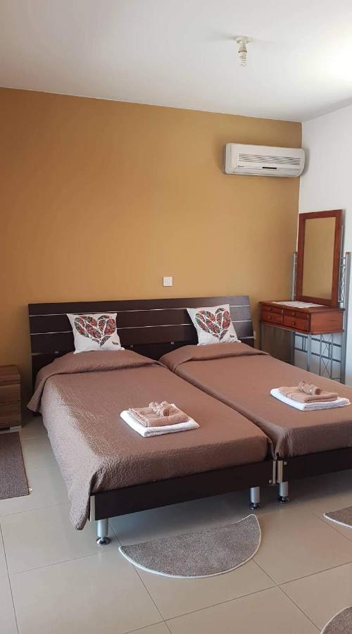 Andris Apartment Paralímni Kültér fotó
