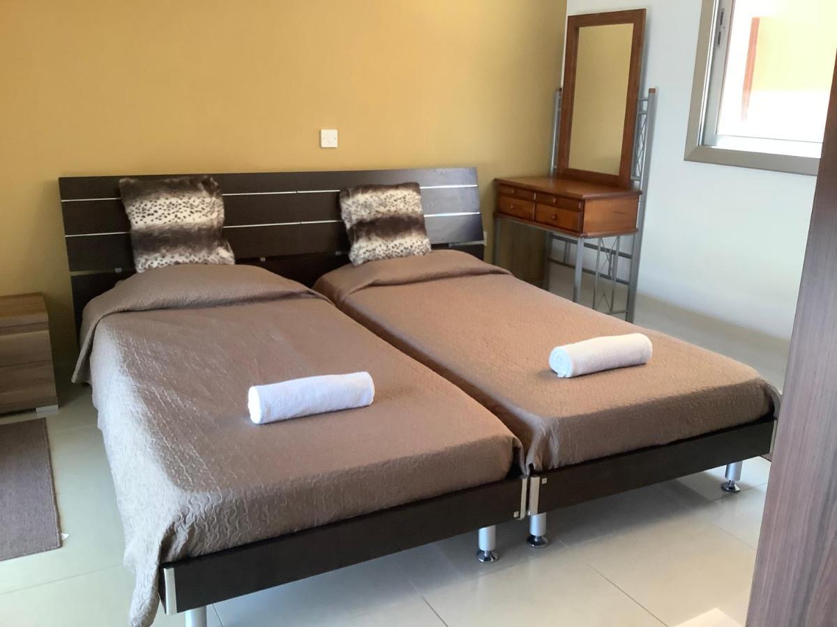 Andris Apartment Paralímni Kültér fotó